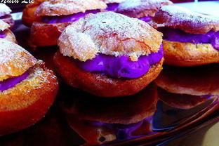 Профитроли с черничным кремом