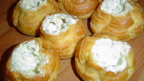 профитроли с красной рыбой