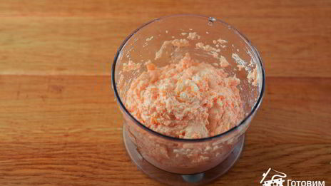 профитроли с пармезаном и муссом из форели