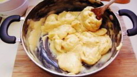 профитроли с ромовой начинкой