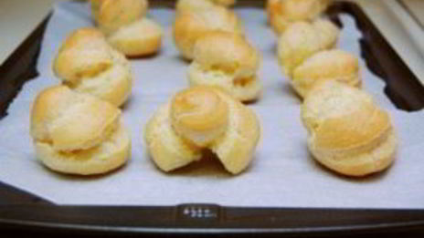 профитроли с ромовой начинкой