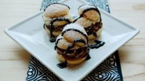 профитроли с ромовой начинкой