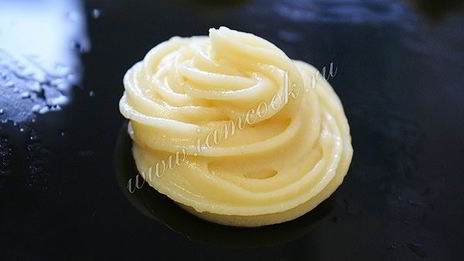 профитроли с сырной начинкой и форелью