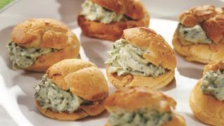 Профитроли с сырным кремом