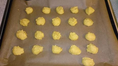 профитроли с творожным сыром и семгой