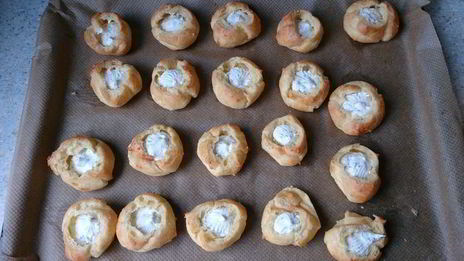 профитроли с творожным сыром и семгой