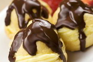 Профитроли с ванильным кремом