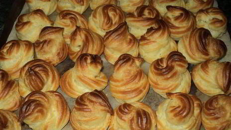 профитроли с ванильным заварным кремом