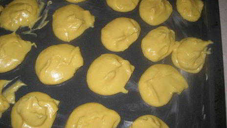 эклеры с ореховым кремом пралине