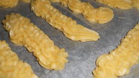 эклеры с ореховым кремом