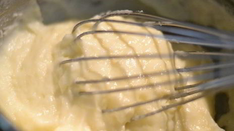 эклеры со сливочно-шоколадным кремом