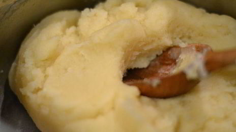 эклеры со сливочно-шоколадным кремом