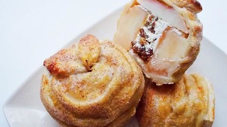 запеченные яблоки в тесте