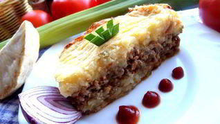 Картофельная запеканка с сельдереем и фаршем