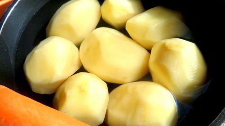 картофельная запеканка с сельдереем и фаршем