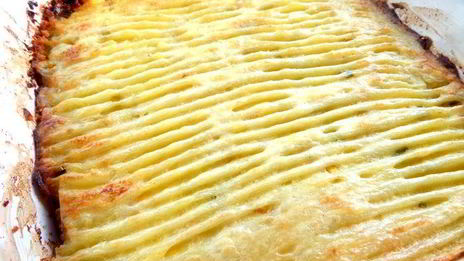 картофельная запеканка с сельдереем и фаршем