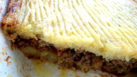 картофельная запеканка с сельдереем и фаршем