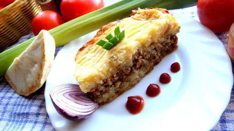 картофельная запеканка с сельдереем и фаршем