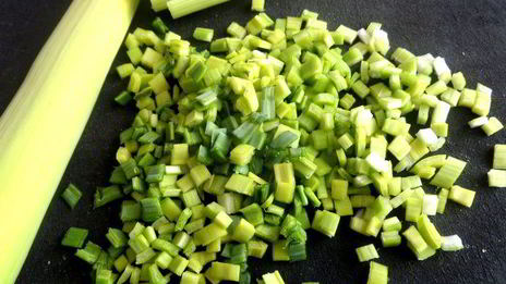 картофельная запеканка с сельдереем и фаршем