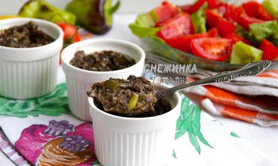 Рецепт порционных грибных запеканок с томатами, стручковой фасолью и сыром джюгас