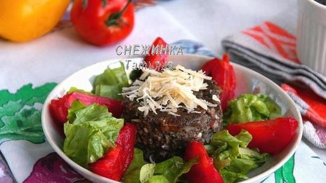 порционные грибные запеканки с томатами, стручковой фасолью и сыром джюгас