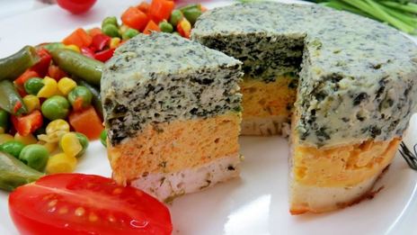 разноцветная запеканка с куриным фаршем