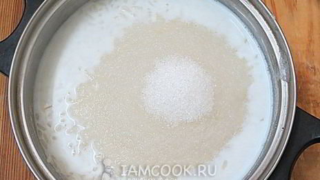 рисовая запеканка с яблоками и корицей