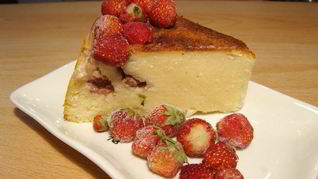 Творожная запеканка с земляникой