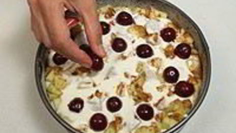 творожная запеканка со сливами