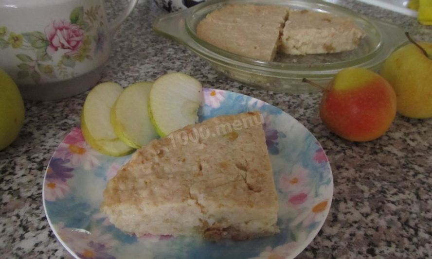 Рецепт яблочной запеканки с изюмом на пару