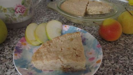 яблочная запеканка с изюмом на пару