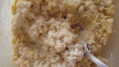 яблочная запеканка с изюмом на пару