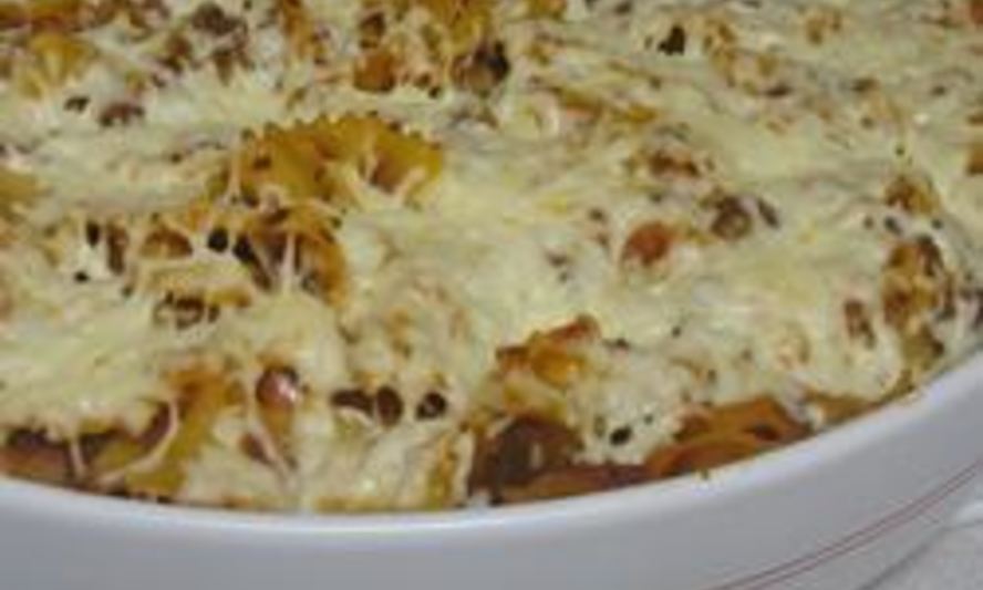 Рецепт запеканки из макарон с фаршем, грибами и томатным соусом