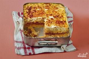 Запеканка с фаршем под соусом Бешамель