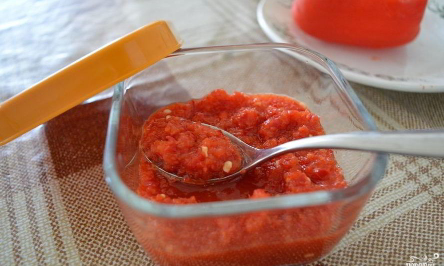 Рецепт аджики с хреном на зиму с варкой