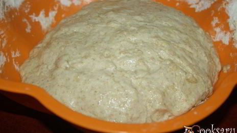 ароматный хлеб с цельнозерновой мукой и сухой кавказской аджикой ночного брожения