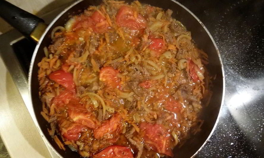 Рецепт говядины с аджикой и помидорами