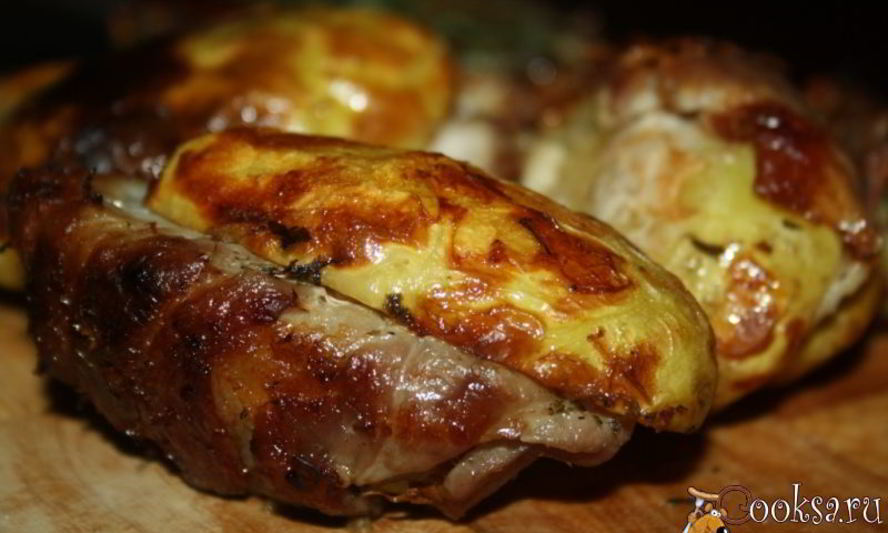 Рецепт картофеля с беконом и сухой кавказской аджикой в фольге в углях