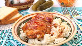 Куриные бедрышки запеченные с аджикой