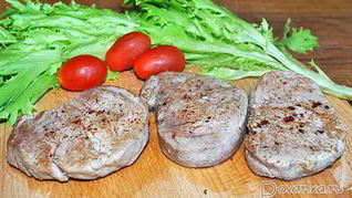 Медальоны из свиного филе с аджикой