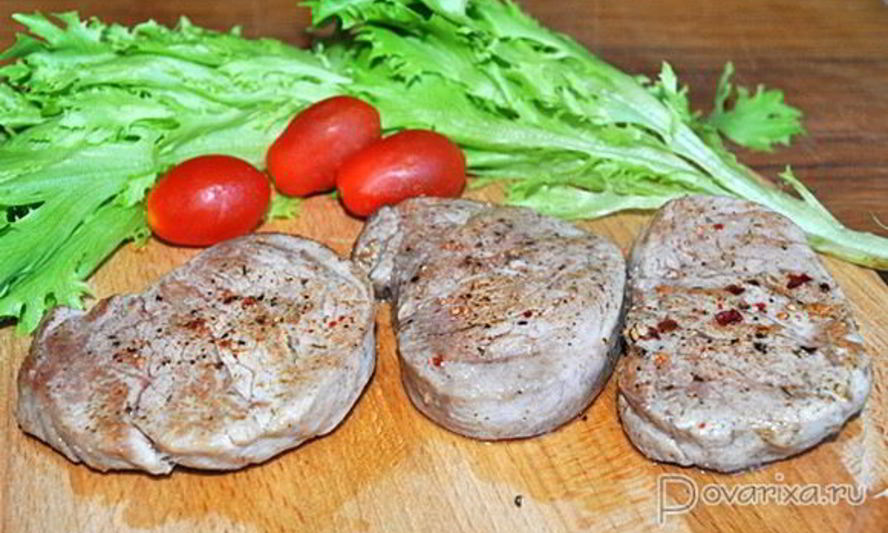 Рецепт медальонов из свиного филе с аджикой