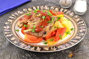 Обжаренные свиные ребрышки с аджикой и овощами Al Dente