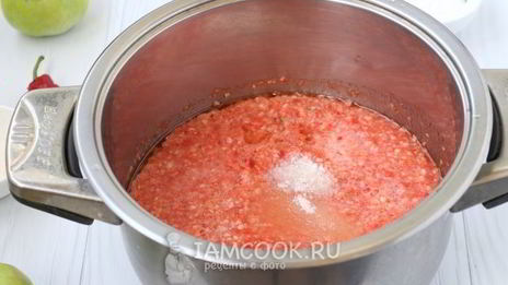 острая аджика с яблоками на зиму