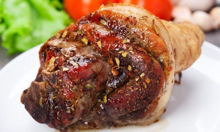 Рецепт свинины в аджике в духовке