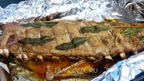 свиные ребрышки с сухой аджикой и шалфеем