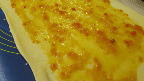 булочки с абрикосовым джемом