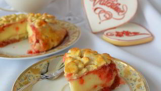 Камамбер с клубничным джемом