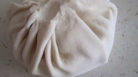 камамбер с клубничным джемом