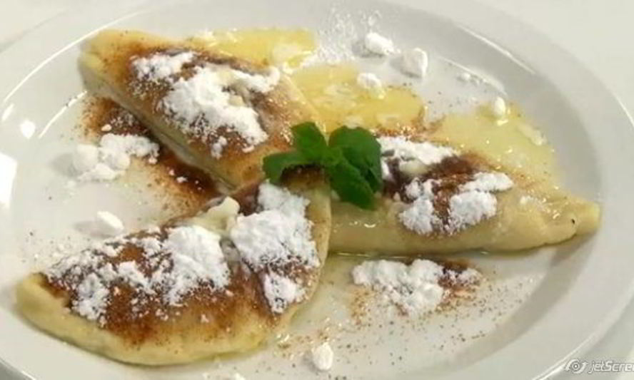 Рецепт конвертиков из картофельного теста со сливовым джемом и имбирной крошкой