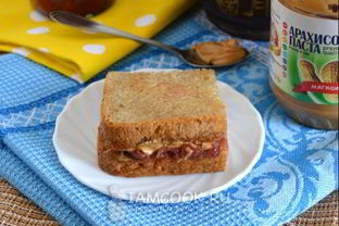 Тосты с арахисовым маслом и джемом